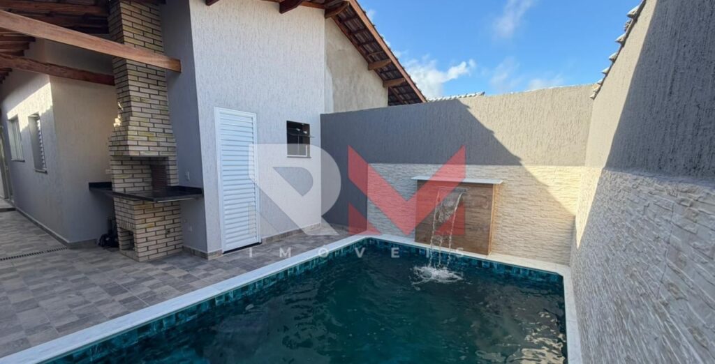 Casa com piscina localizada no bairro Suarão em Itanhaém/Sp