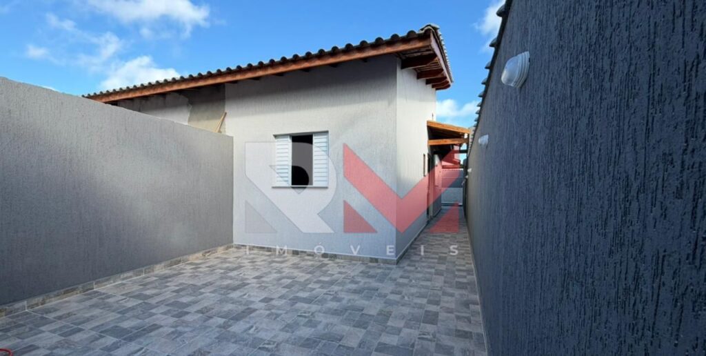 Casa com piscina localizada no bairro Suarão em Itanhaém/Sp