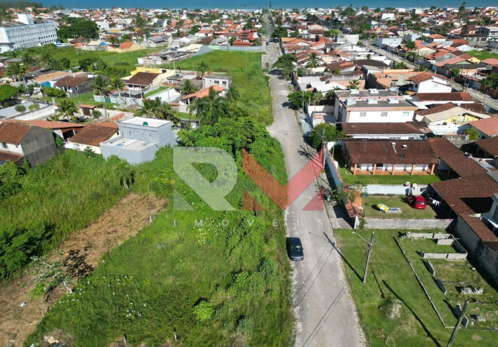 Terreno localizado no bairro Simalar próximo a praia em Itanhaém/Sp