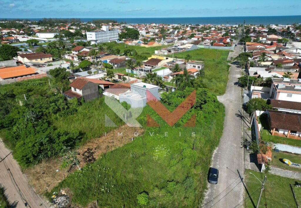 Terreno localizado no bairro Simalar próximo a praia em Itanhaém/Sp