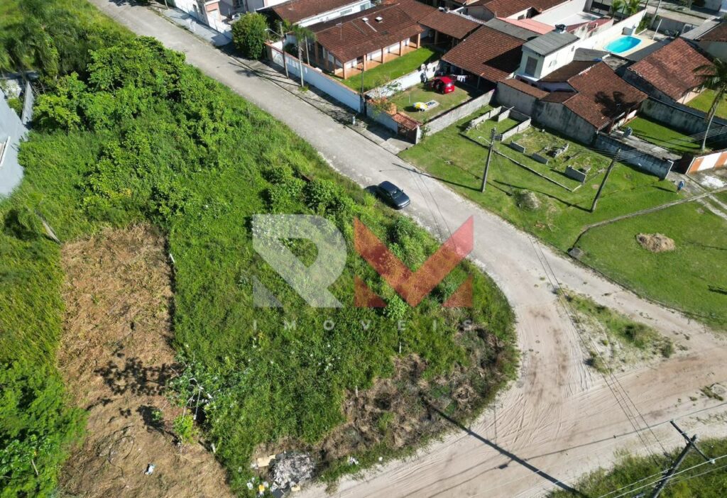 Terreno localizado no bairro Simalar próximo a praia em Itanhaém/Sp