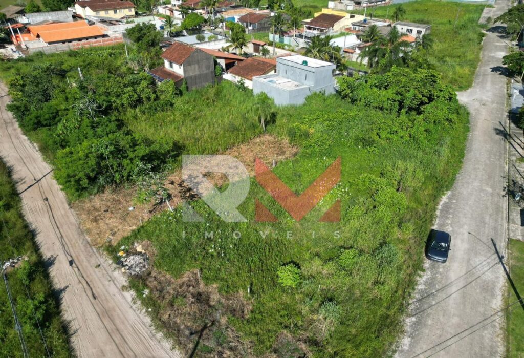 Terreno localizado no bairro Simalar próximo a praia em Itanhaém/Sp