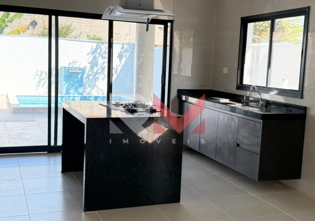 Casa moderna com piscina no bairro Cibratel 2 em Itanhaém/SP