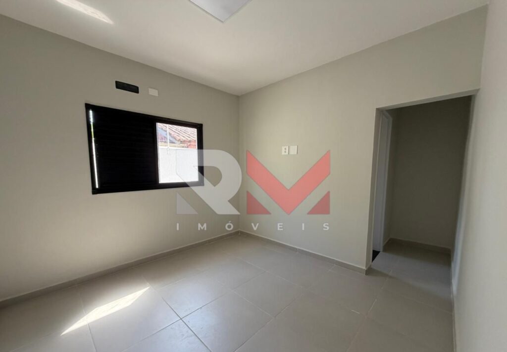 Casa moderna com piscina no bairro Cibratel 2 em Itanhaém/SP