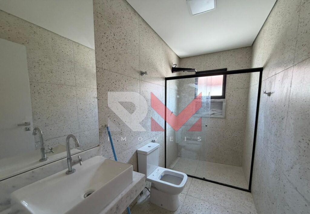 Casa moderna com piscina no bairro Cibratel 2 em Itanhaém/SP