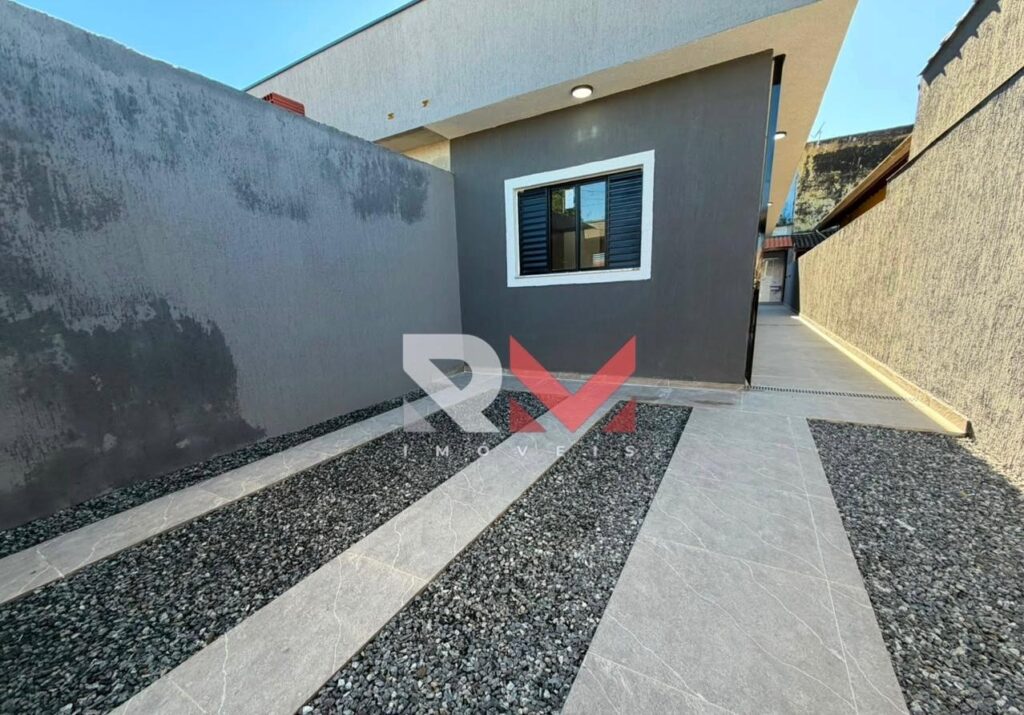 Casa com piscina localizada no bairro Savoy em Itanhaém/Sp